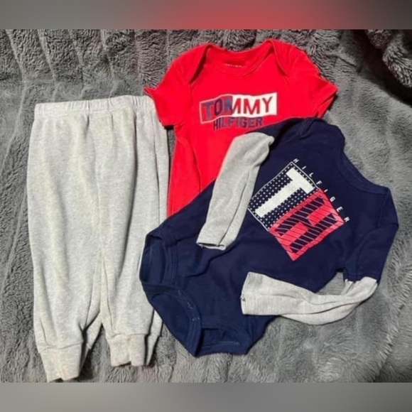 Tommy Hilfiger 3 pc Set - Picture 1 of 1